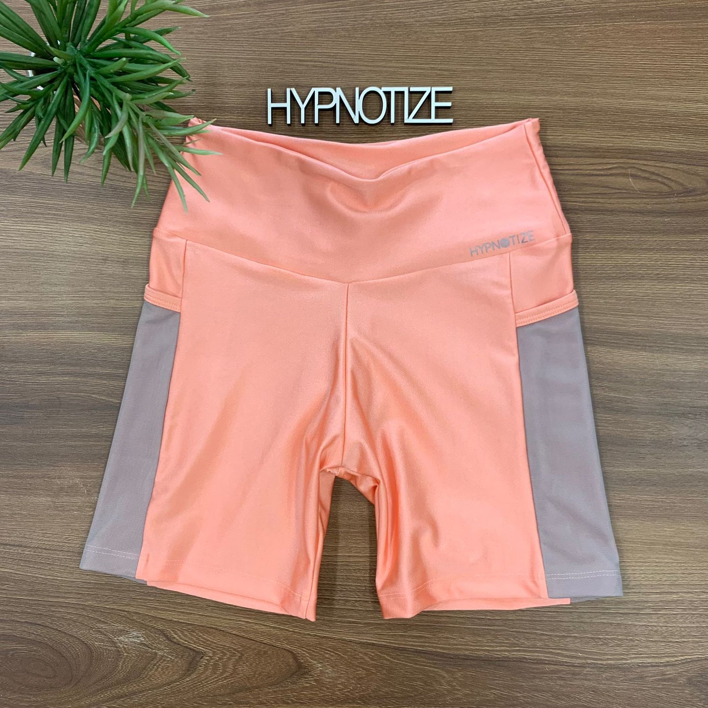 SHORT + SPORTS BRA - LIGHT SALMON